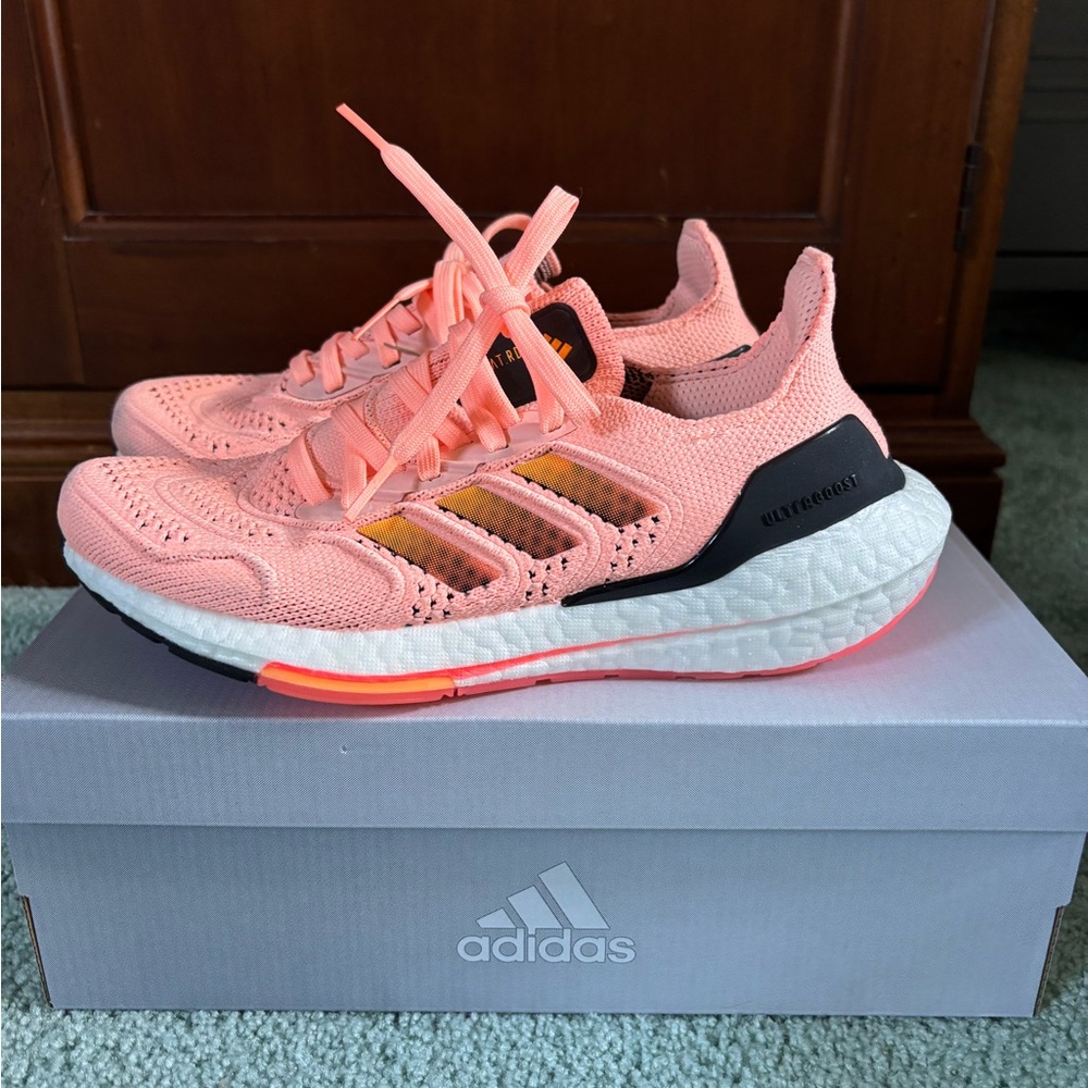 Adidas Ultraboost 22 Heat.RDY Women’s Running Sneakers Size 6 – Coral/Orange